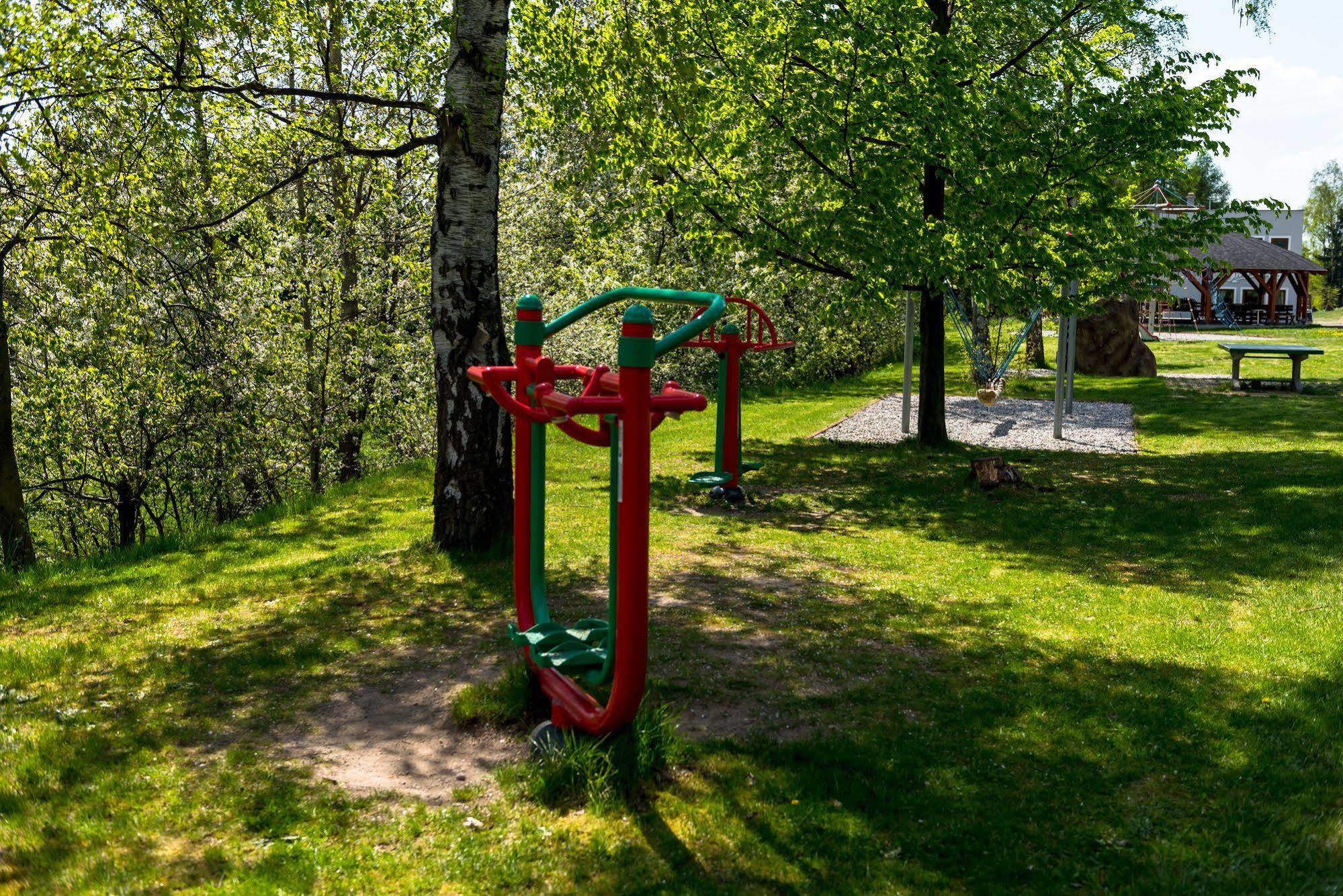 Camp Vary - Vitkova Hora - Veitsberg Karlovy Vary Bagian luar foto